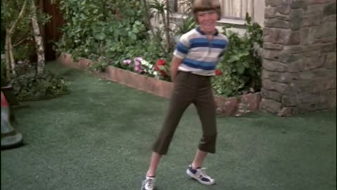 Bobby Brady poops his pants