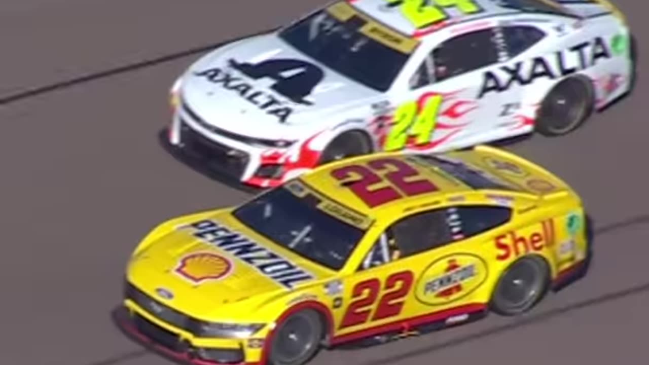 Joeylogano is on the move! He passes Byron for third and sets his sights on ryanblaney10!