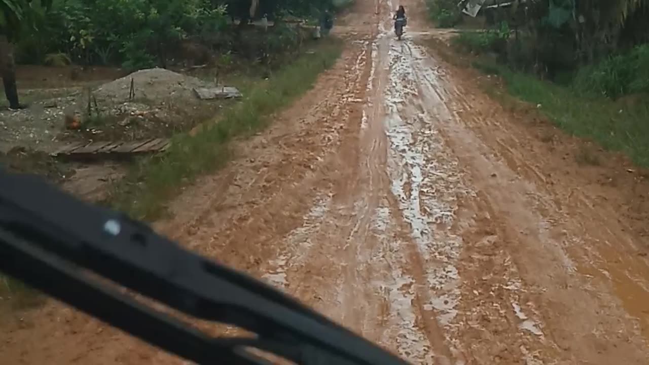 muddy road || Offroad