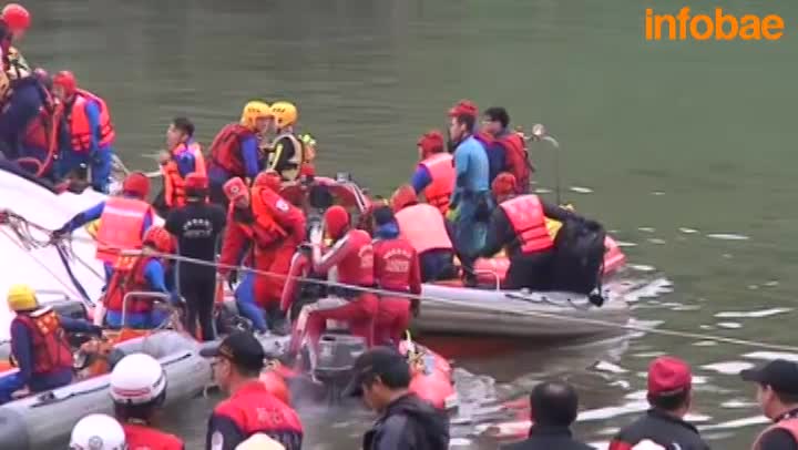 En video accidente de avión de TransAsia en Taiwán