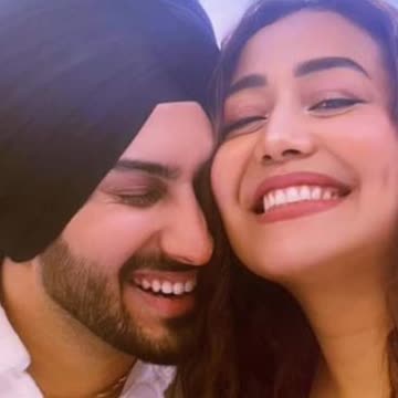 Beautifull Neha Kakkar And Har Husband Rohanpreet Singh…