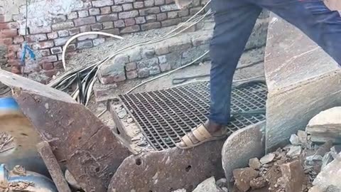The rock crushing part 13