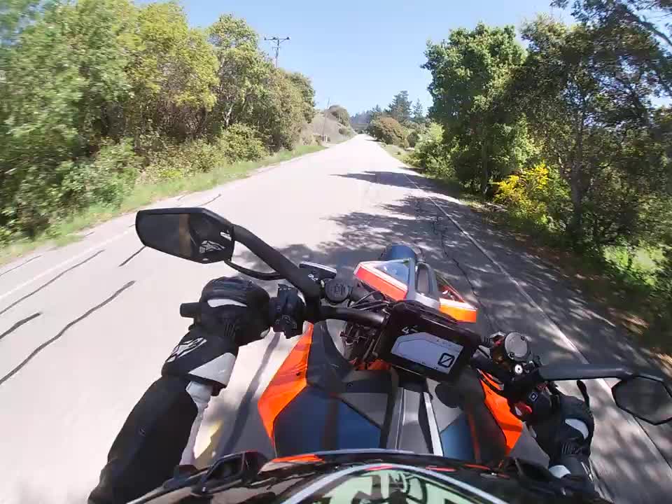 2020 KTM 1290 Superduke R. Wheelie "On Demand" (at the 20 second mark)