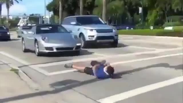 Wonderful Talent Cross The Road #Talents #Viral