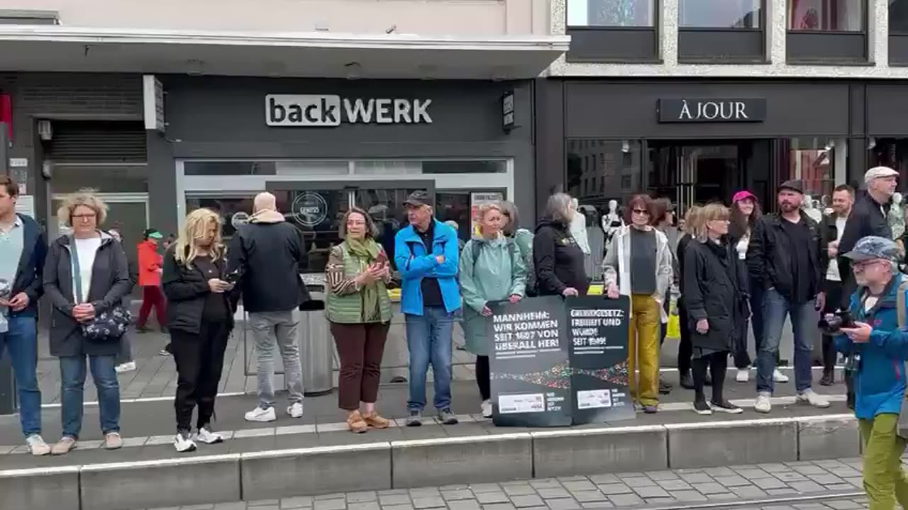 Mannheim zeigt sich gemeinsam solidarisch- FÜR DEN ATTENTÄTER