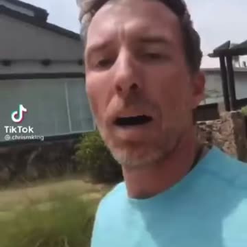 This guy is smarter than your average bear