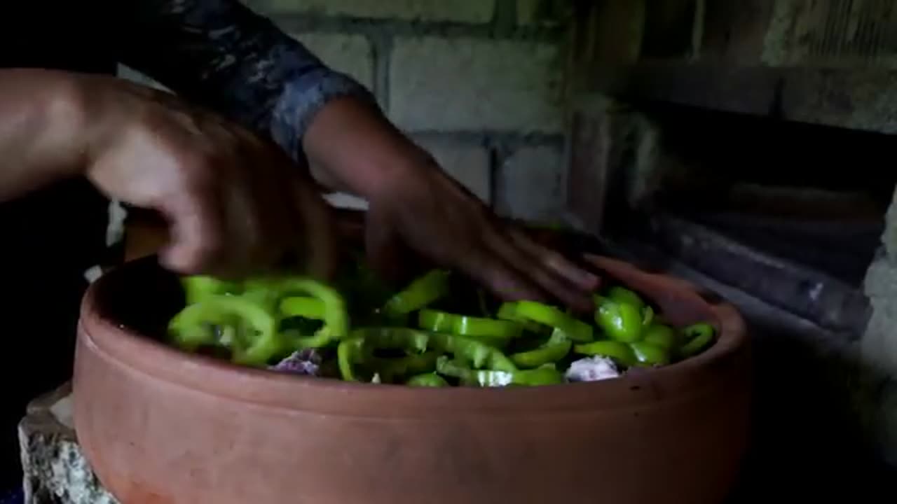 🍲 Authentic Azerbaijani Lamb Stew: 🐑 A Hearty Village Recipe 🏡
