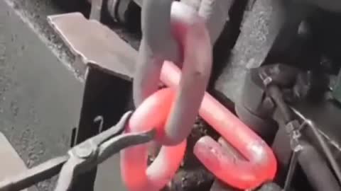 How the anchor chain is made