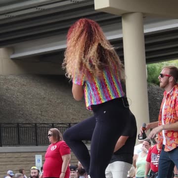 Boogie and the Yo-yoz sing Taylor Swift's You Need To Calm Down