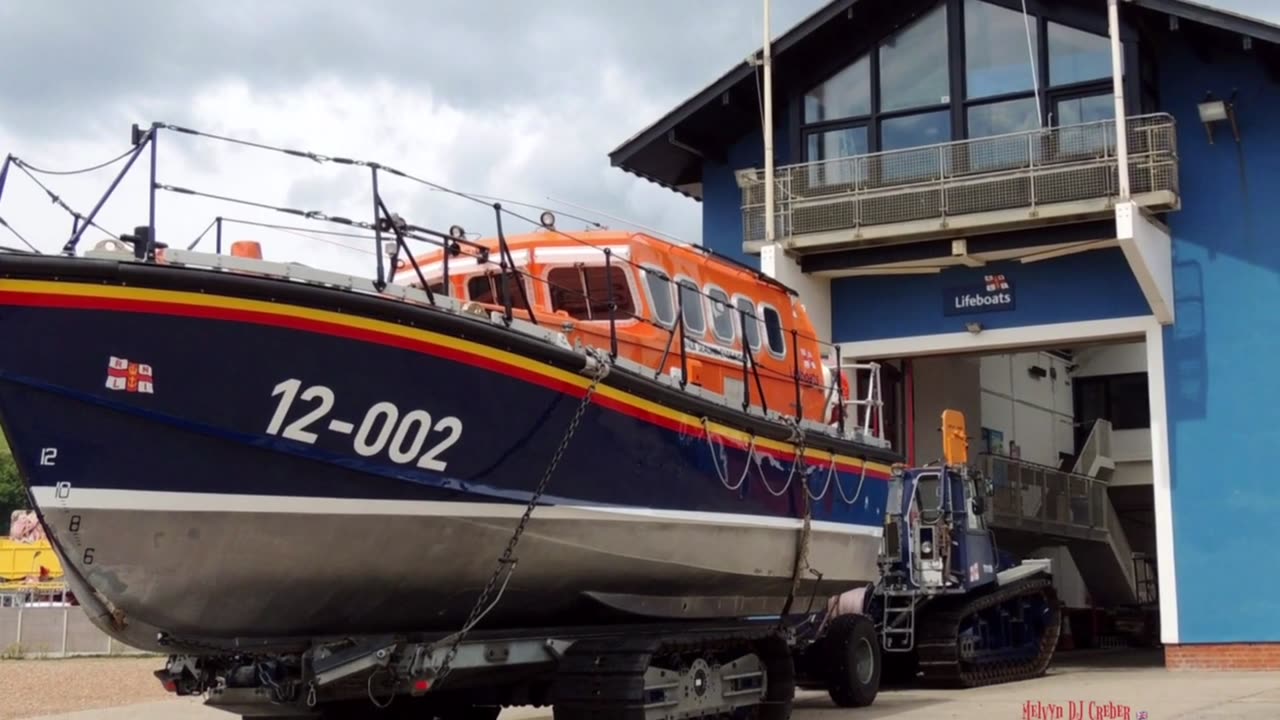 RNLI 12 002 Hastings