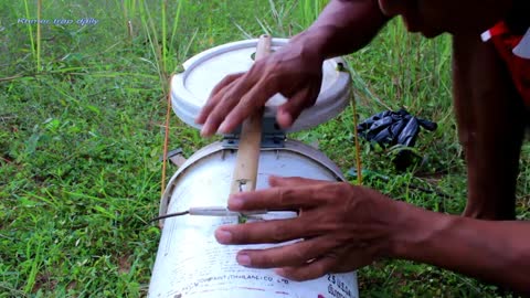 Simple Wild Cat Trap - How to set a Trap for a Wild Cat