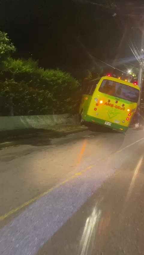 Bus de transporte público se salió de la vía del norte de Bucaramanga