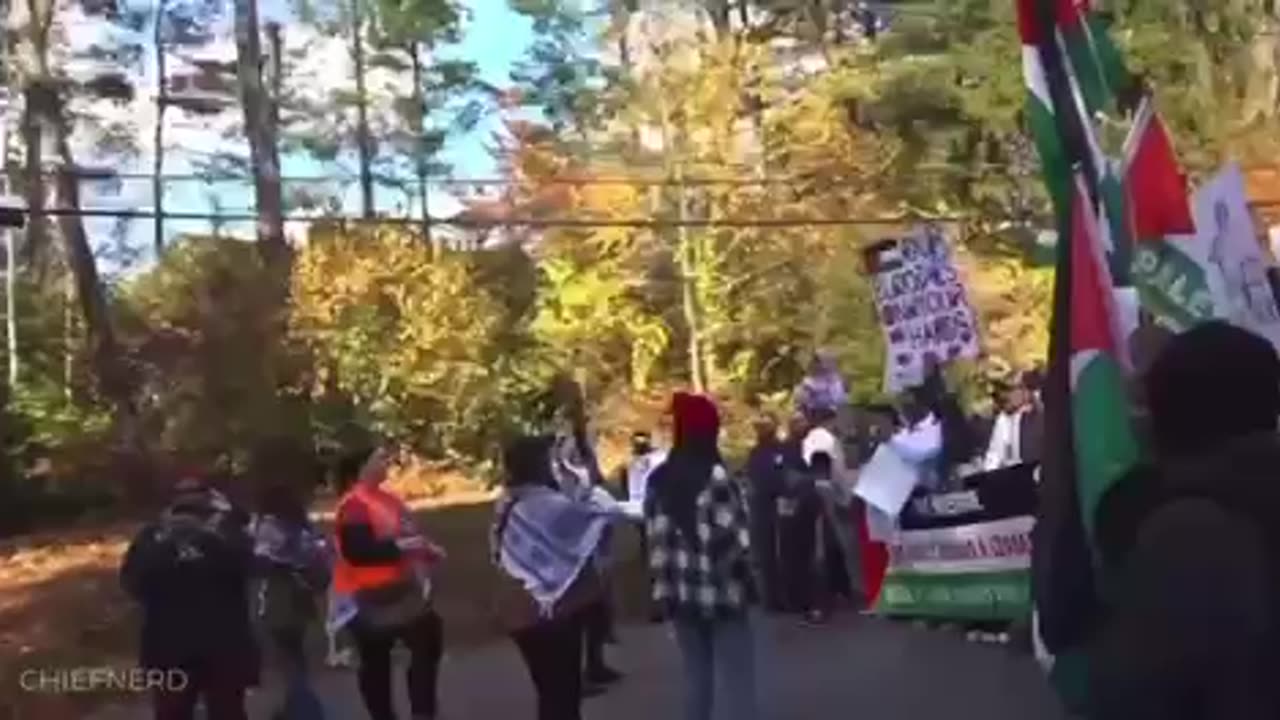 Hundreds Pro Palestinian Protestors Outside Of 1% Joe’s Delaware Home