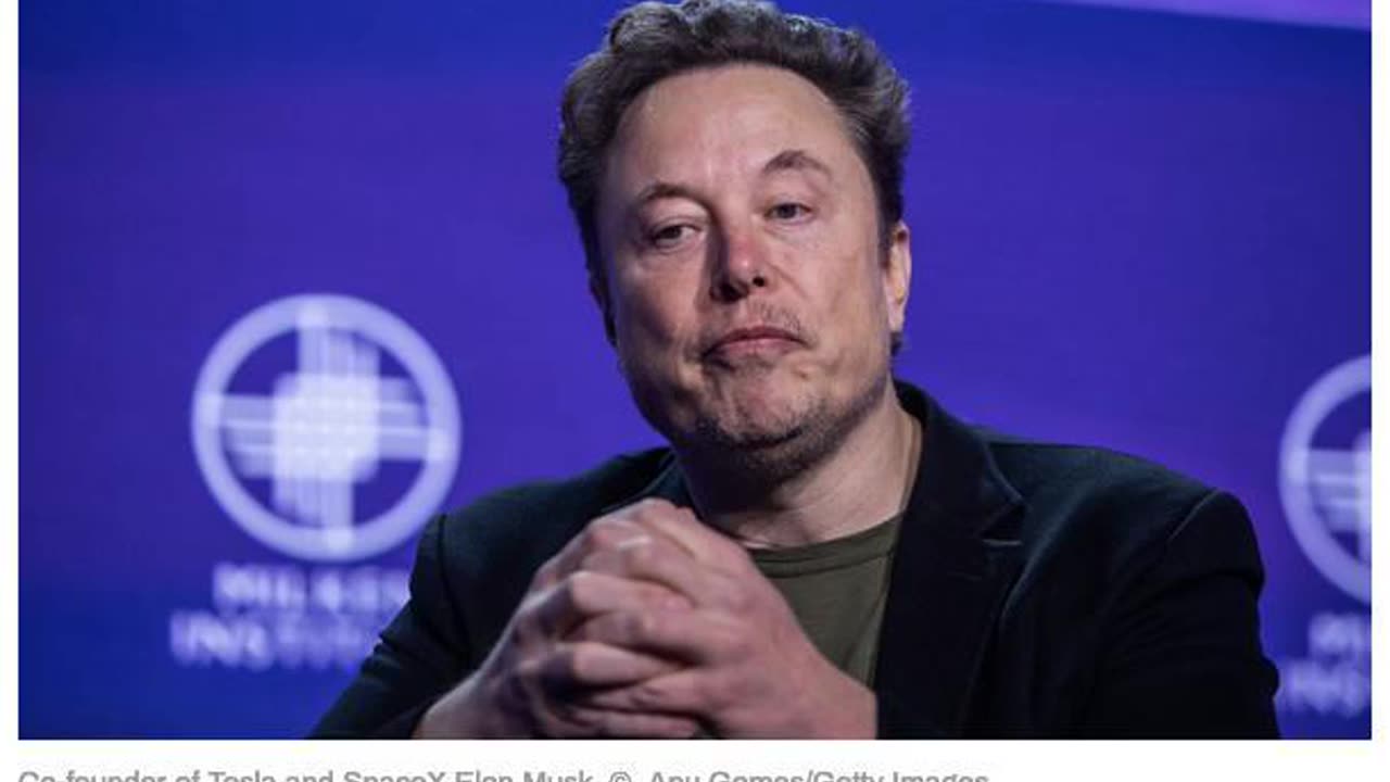 Musk threatens to ban iPhones