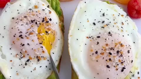 ⁣⁣Easy And Healthy Breakfast Ideas 🥰⁣⁣