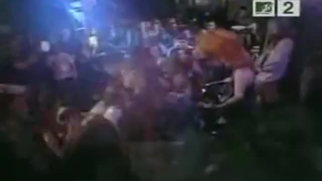 L7 - Pretend We're Dead