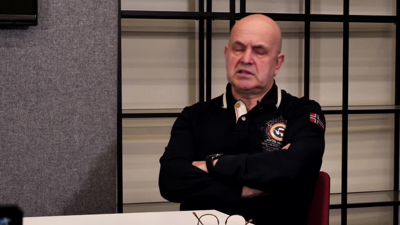 Pinigų tvarka 4 Serija / Antanas ir Artūras Orlauskas