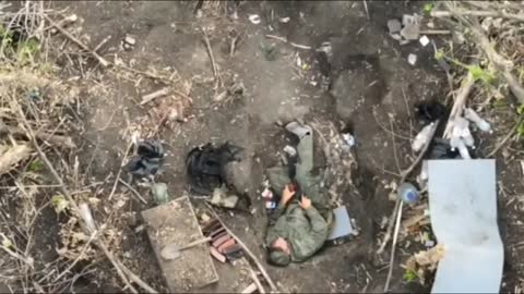 Foxhole saves sleeping Russian from terrible day Ukraine