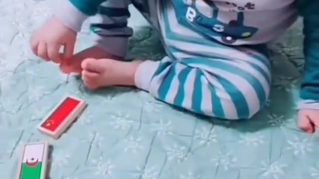 Small Japanese baby in Warld contry names