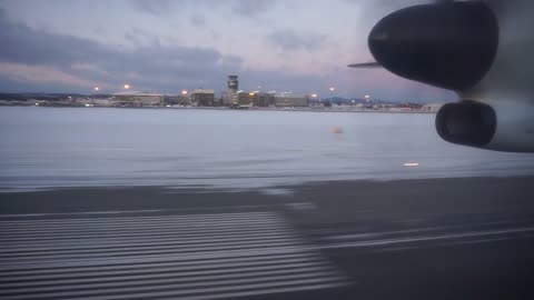 Westjet Encore Q400 landing in Quebec City (YQB)