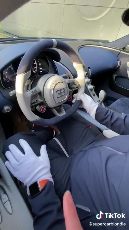 First Bugatti Divo start up 🔥