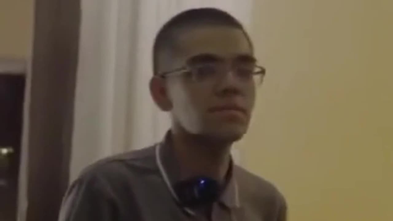 N3ON SECURITY GUARD SAYS HIS MIND WTF