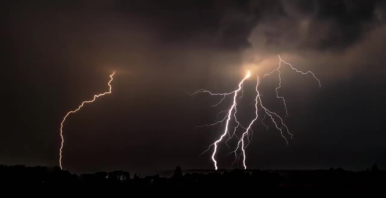 30 Minutes of Rain and Thunderstorm Sounds For Focus, Relaxing and Sleep