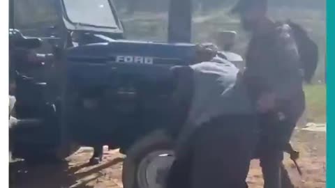 Israeli soldiers assault old Palestinian man