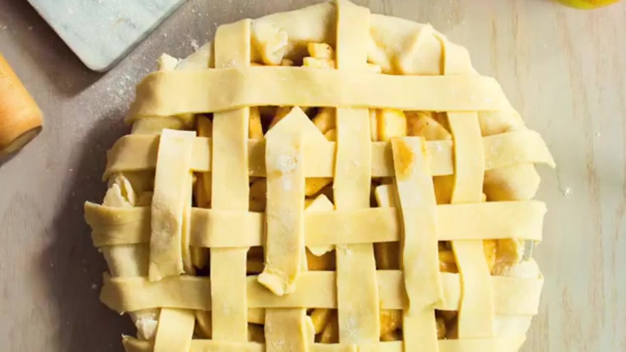 Rustic Caramel Apple Tart – A Fall Dessert Dream Come True! #AppleTart #FallDesserts