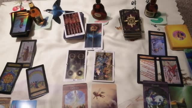 Tarot Card Readings in Cantonese for Aug 17th 2021/ 點點連線塔羅牌廣東話