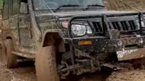 Mahindra Bolero 4x4 Offroading