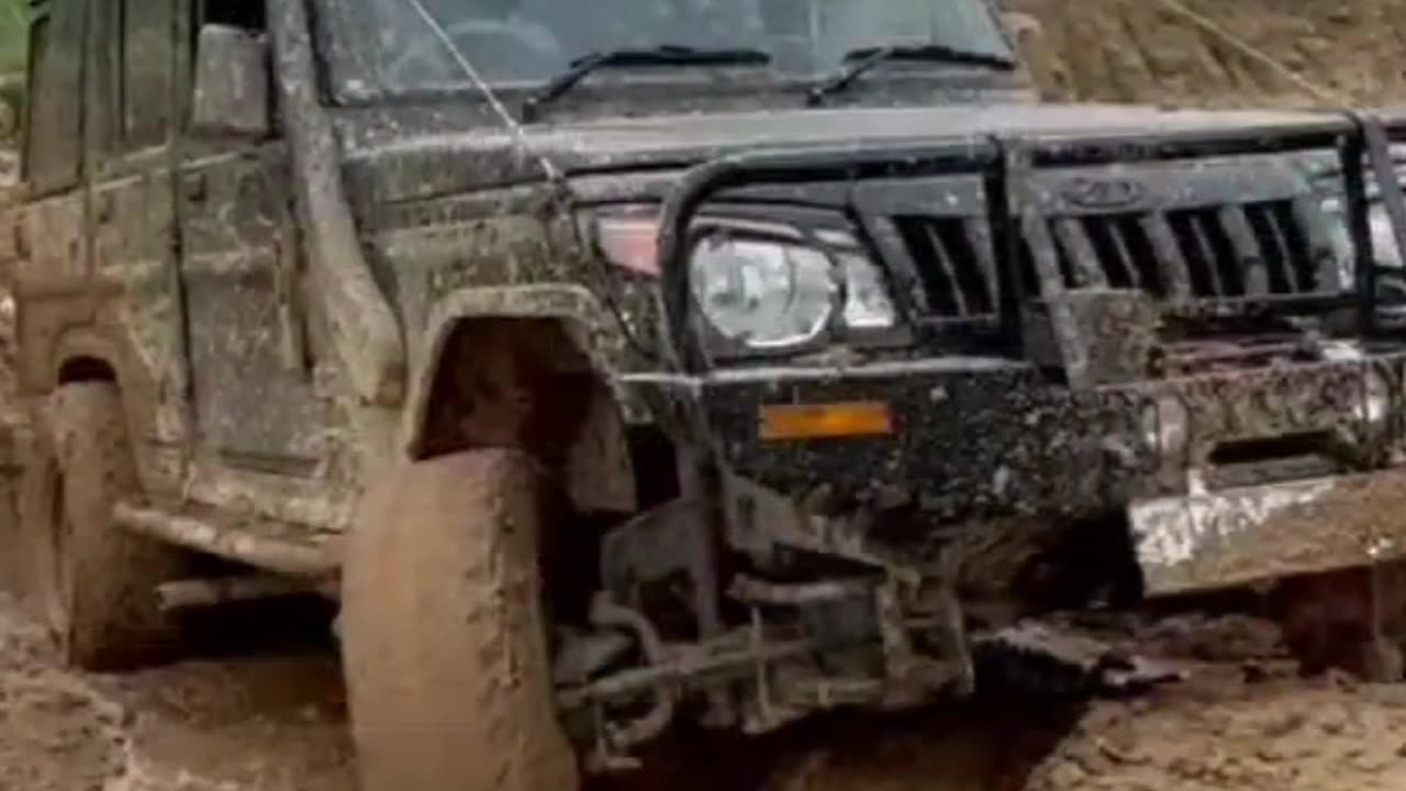 Mahindra Bolero 4x4 Offroading