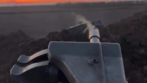 Ukrainian soldier used his MK19 to harass the enemy