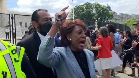 Maxine Waters is calling for terrorism in the streets, again.as Supreme COurt overturns Roe Vs Wade