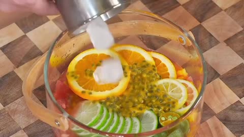 The dessert made from the collision of watermelon and mango is super delicious