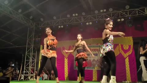 Galat- Baat- Hai- Song- Group- Dancing