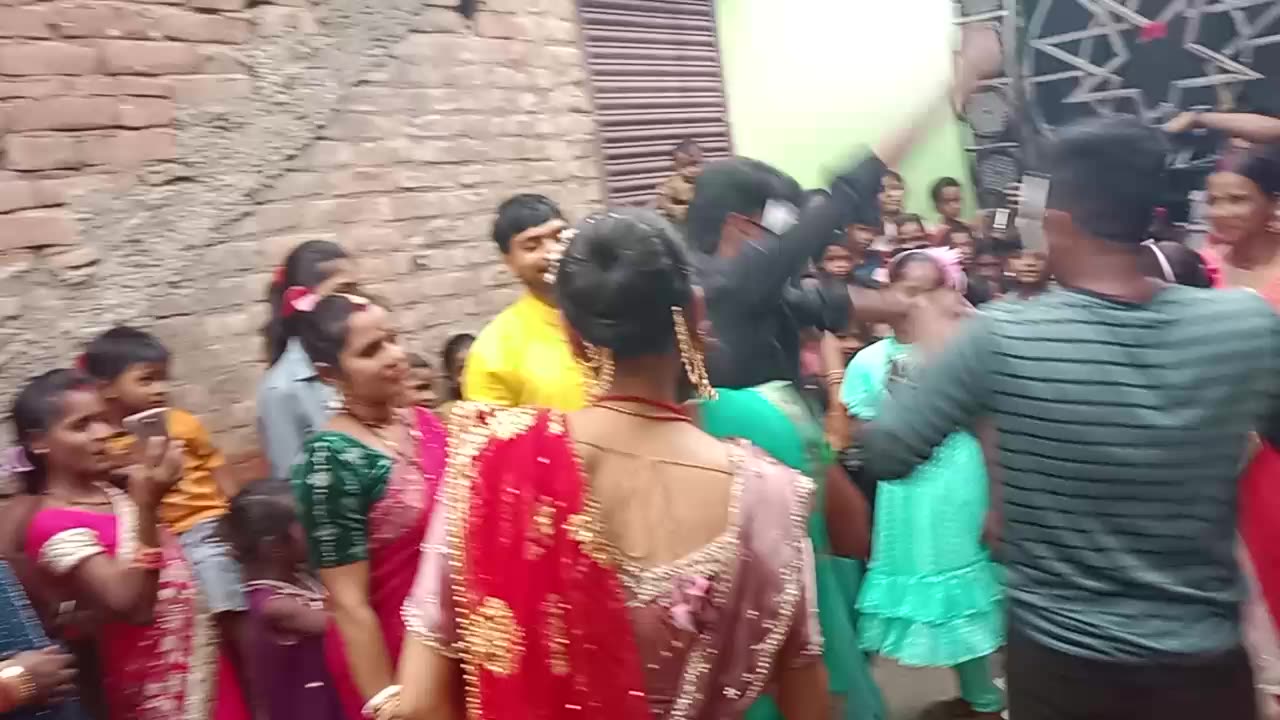 Entertainment marriage dance