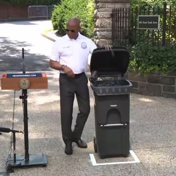 The "great achievement" of the mayor of New York: New rubbish bins