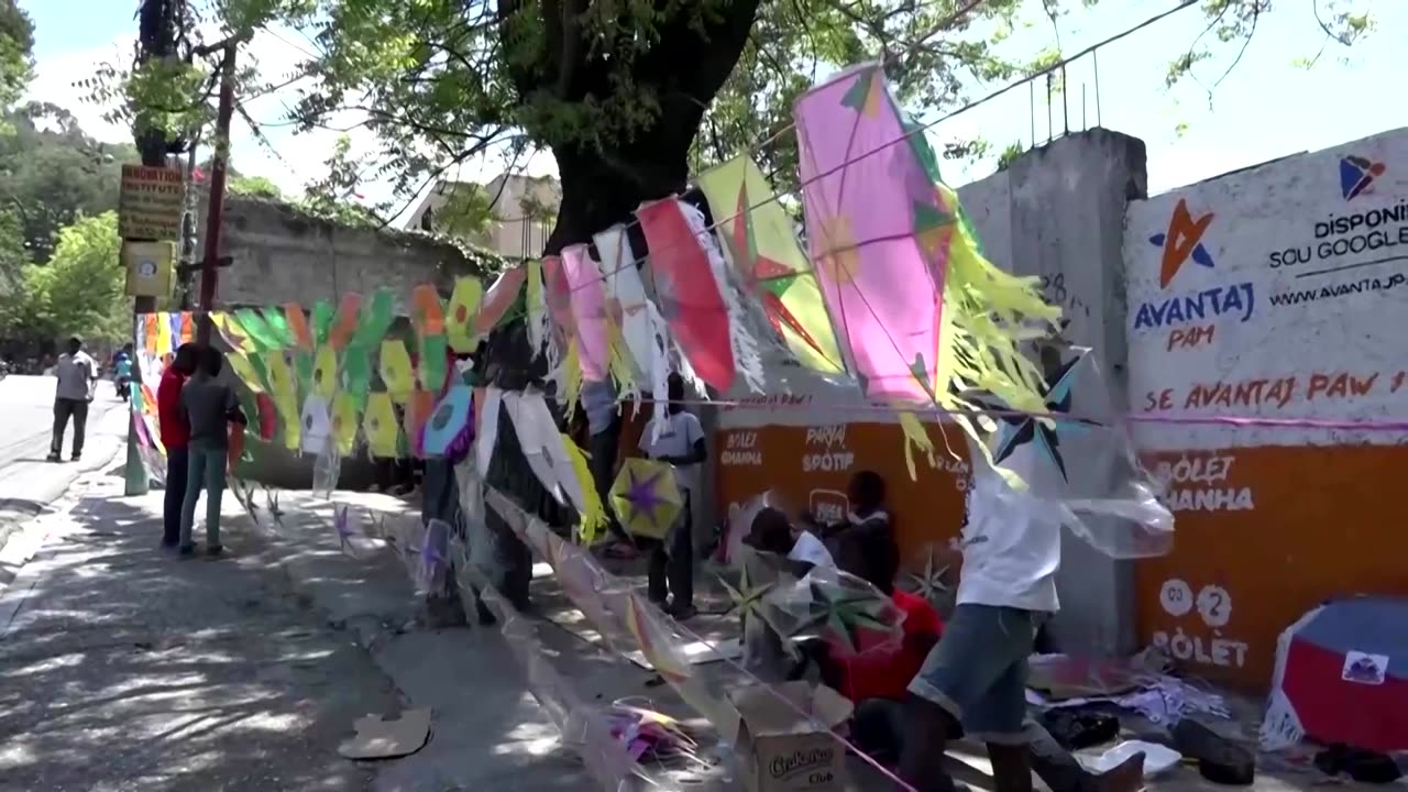 Haitians seek respite from turmoil with Easter kites