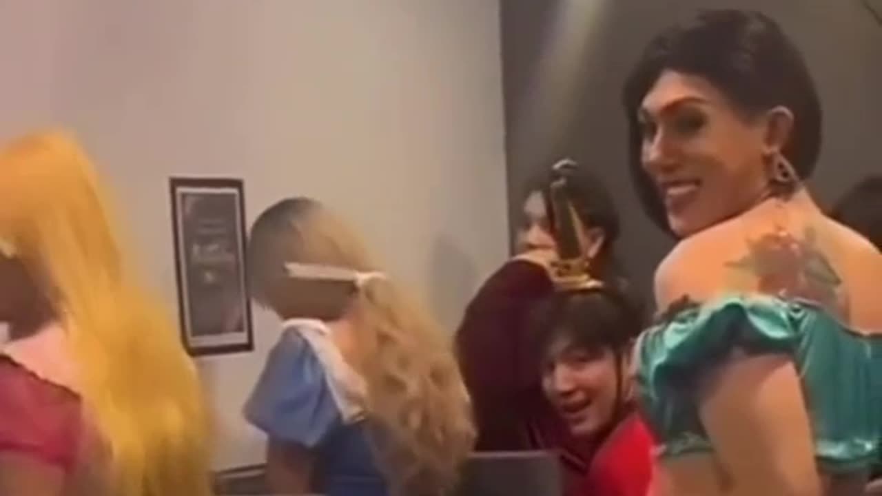 V Disneylandu na toaletě