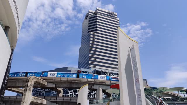 Elevated circular subway line