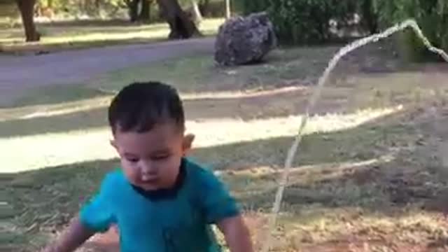 Funny Confusing baby - Cute video