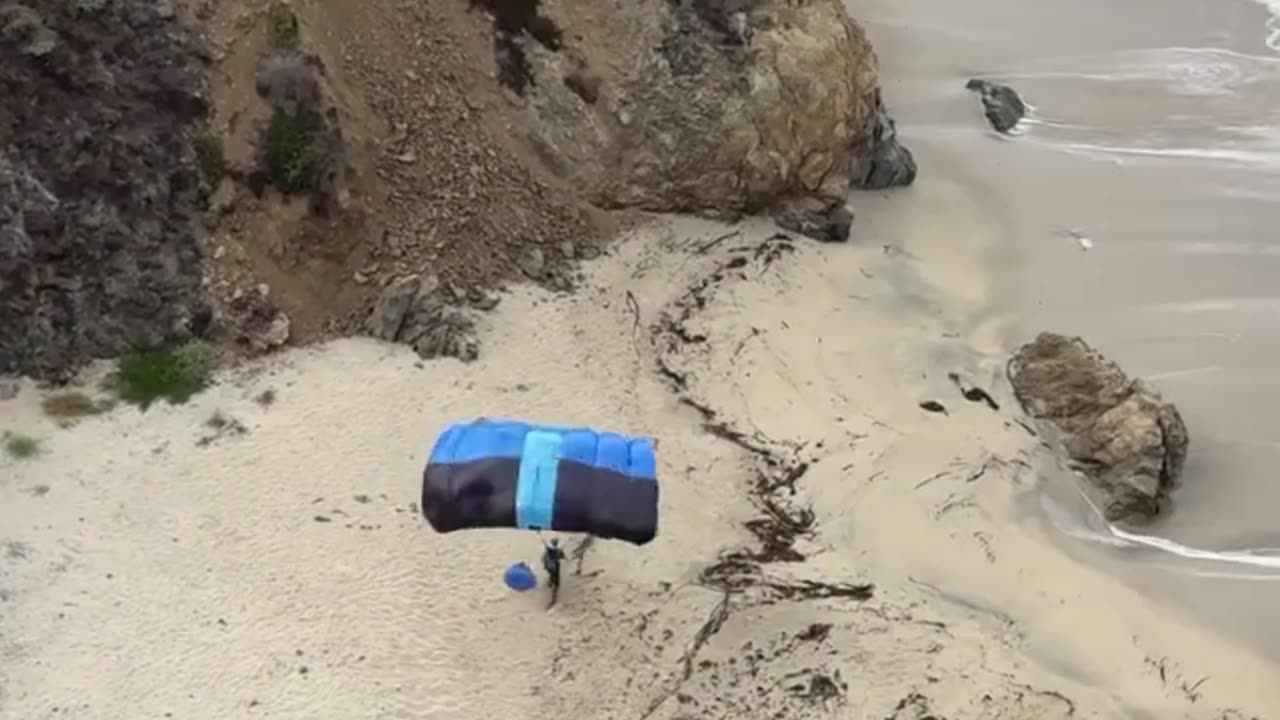 Men Jump from bridge use parachute 2025