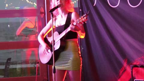 A Night with 7000 Apart sings The Cranberries song Linger at Waverly Beach