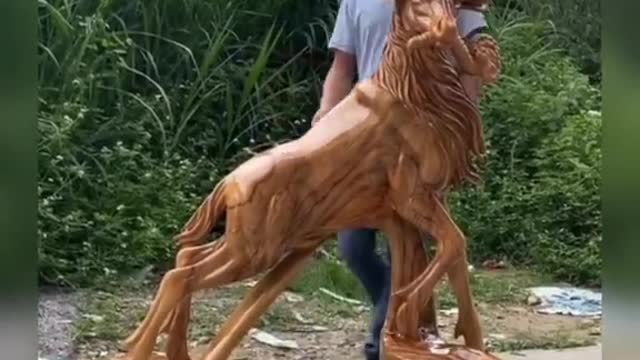 Wood carving - making fast Deer with chainsaw