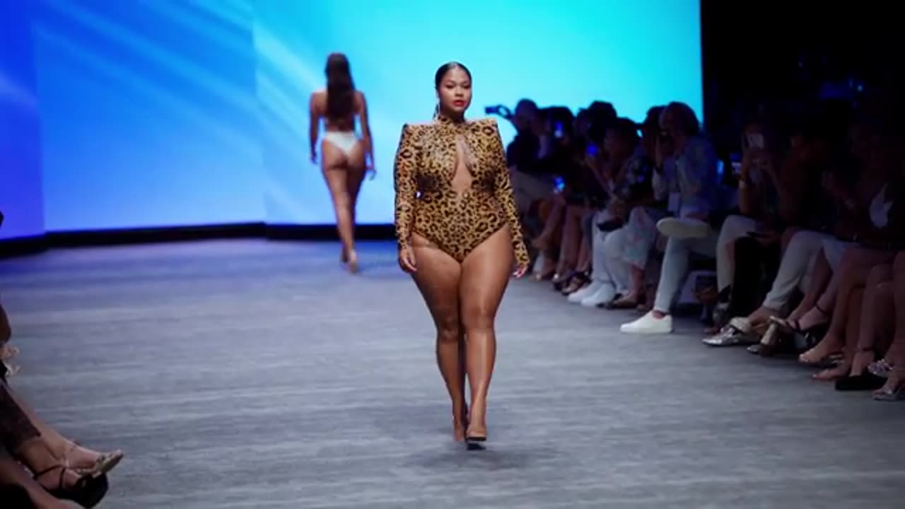 "Zoe Chin Loy in SLOW MOTION | Mesmerizing Moments at Miami Swim Week 2024"