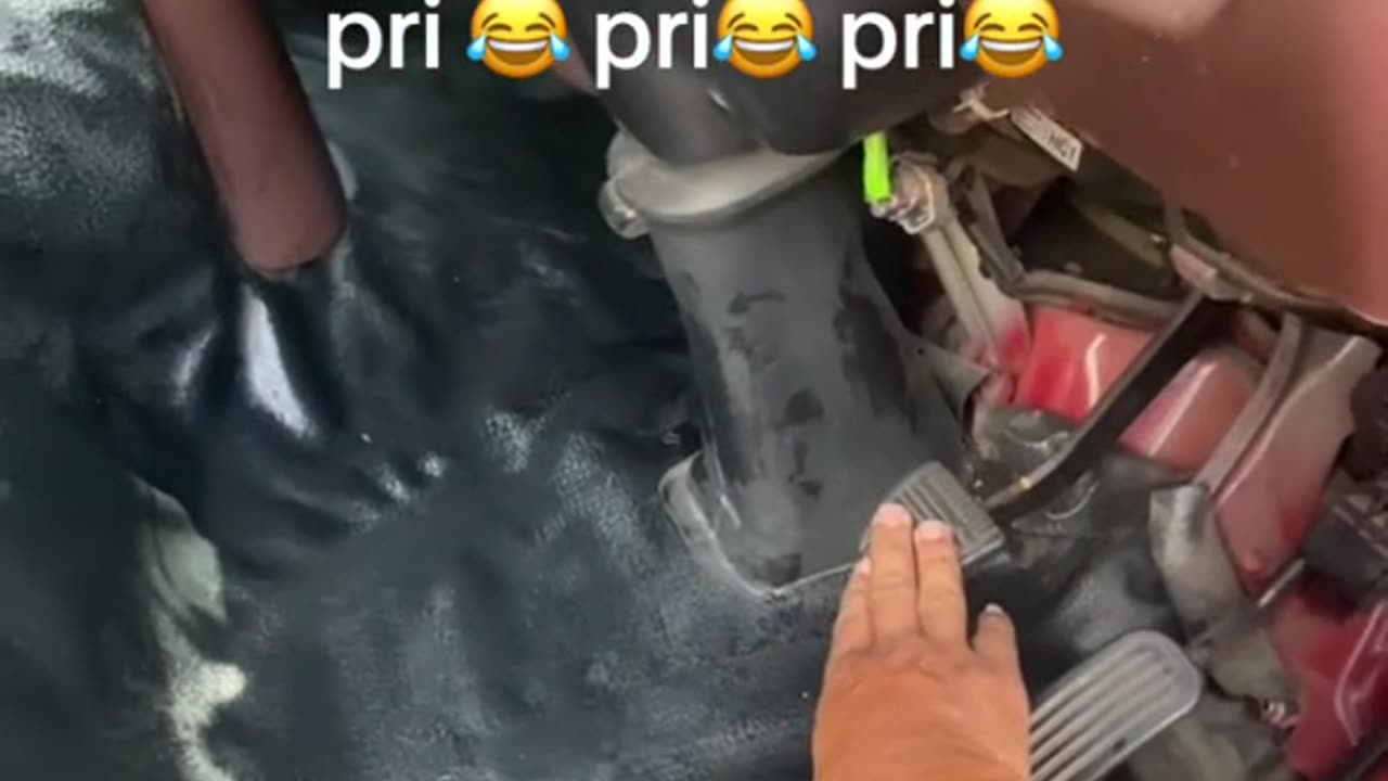 Truck brake sound 🤣