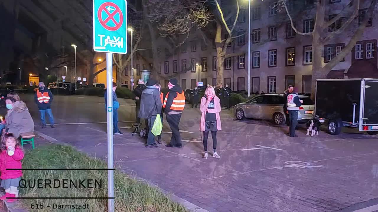 Großes Finale unserer Künstler-Demo mit Anna Schneider von Studenten für Aufklärung