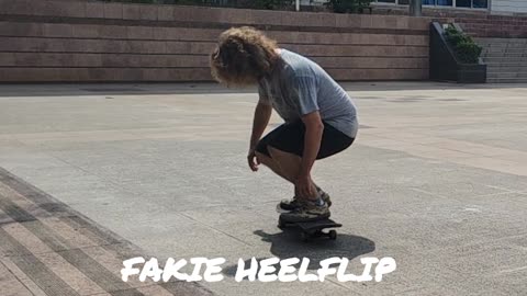 Fakie heelflip