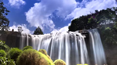 The beauty of waterfalls naturally